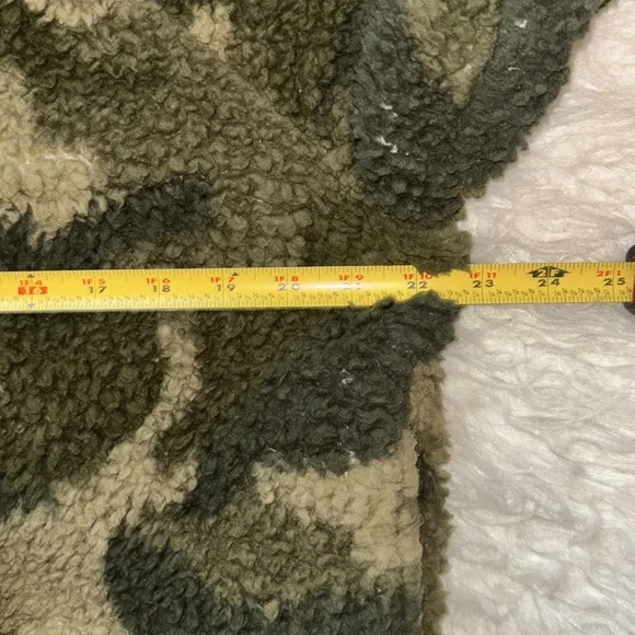 Hollister Cropped Faux Sherpa Jacket, Size M - Picture 6 of 16